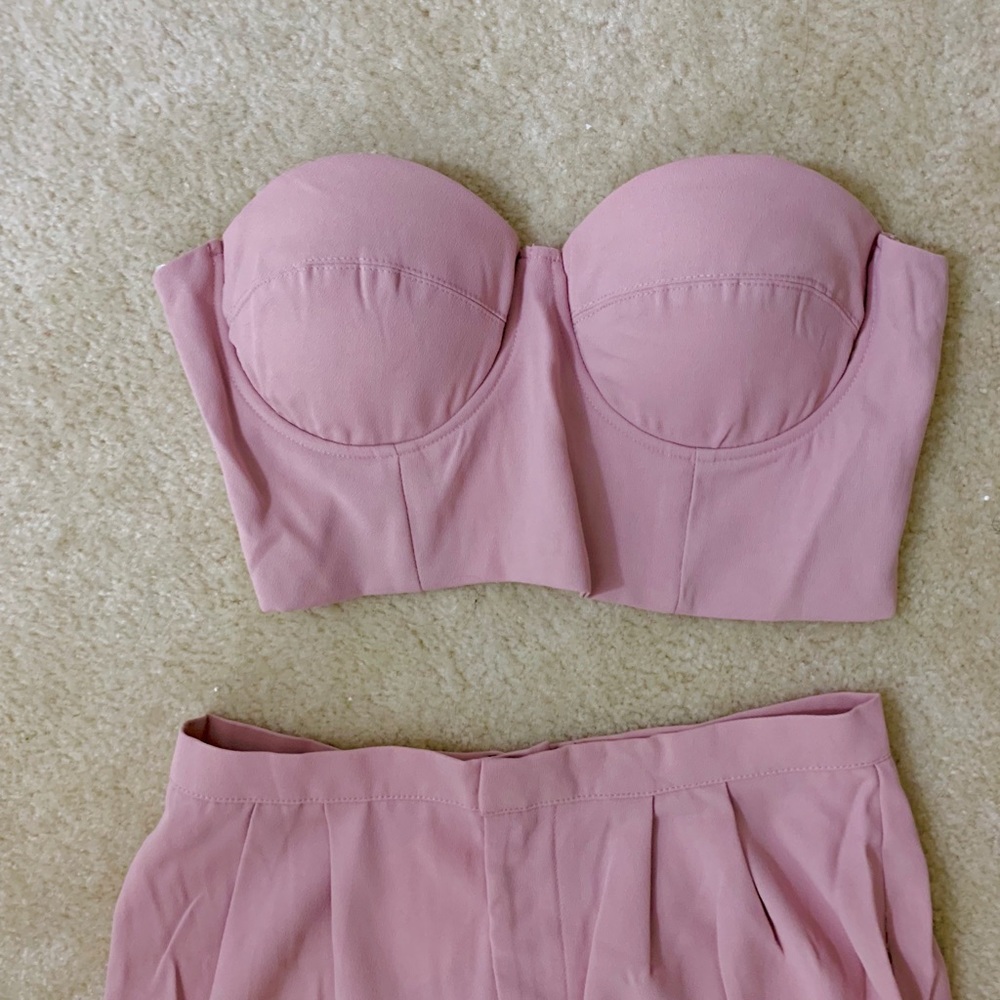 Two piece set - Picture 2 of 7